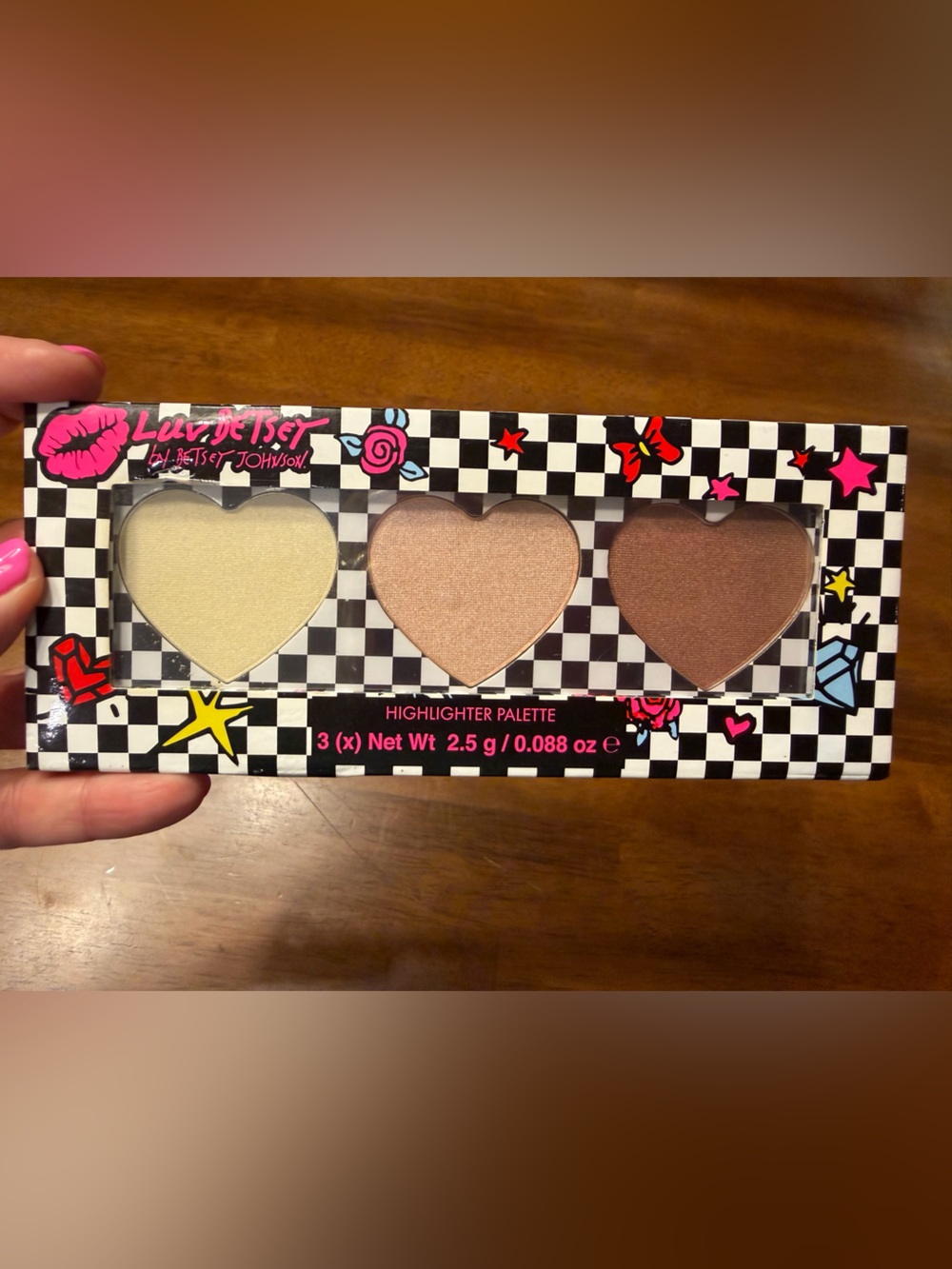NIB Betsey Johnson Highlighter Palette - Gold, Champagne & Bronze